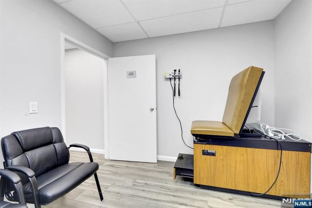 466 Old Hook 11, Emerson, NJ 07630