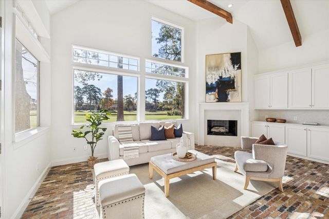 22 New Greens Court, Kingwood, TX 77339