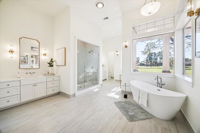 22 New Greens Court, Kingwood, TX 77339