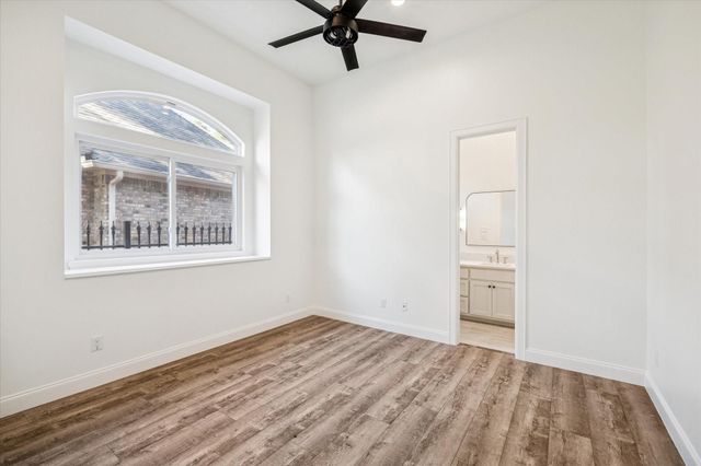 22 New Greens Court, Kingwood, TX 77339