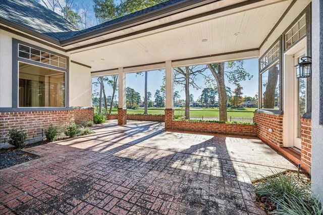 22 New Greens Court, Kingwood, TX 77339