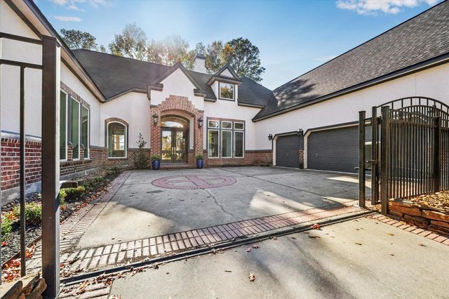 22 New Greens Court, Kingwood, TX 77339