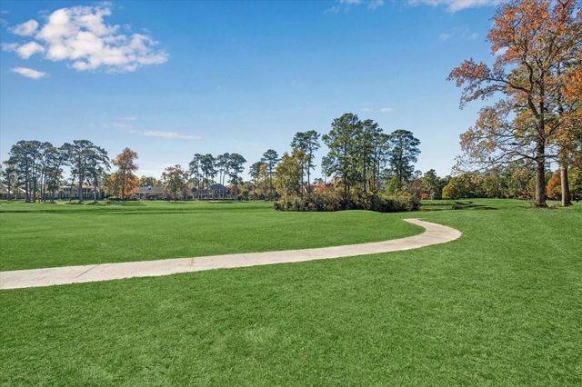 22 New Greens Court, Kingwood, TX 77339