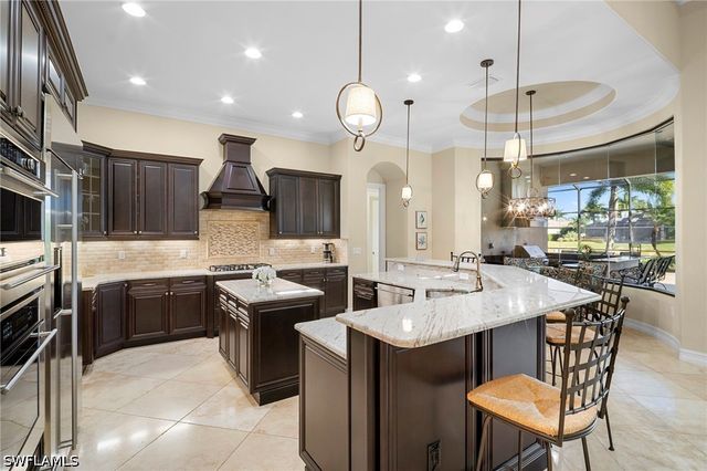 6482 Carema LN, Naples, FL 34113