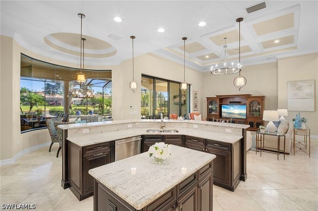 6482 Carema LN, Naples, FL 34113