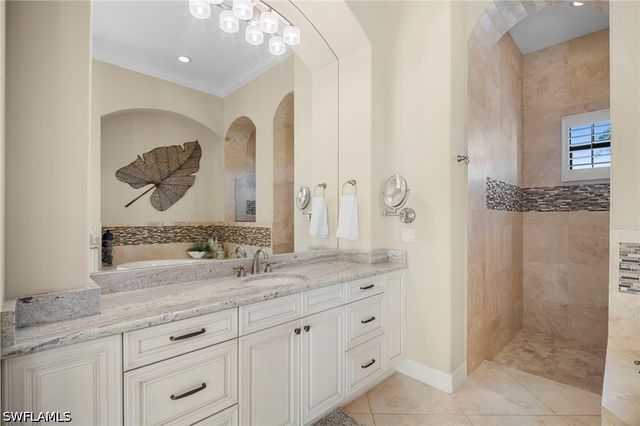 6482 Carema LN, Naples, FL 34113