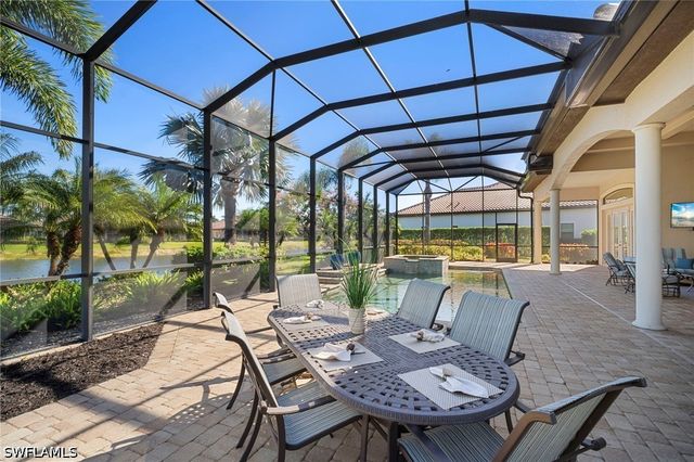 6482 Carema LN, Naples, FL 34113