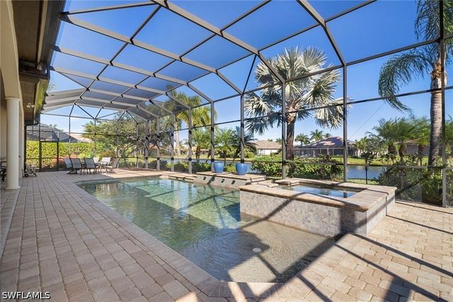 6482 Carema LN, Naples, FL 34113