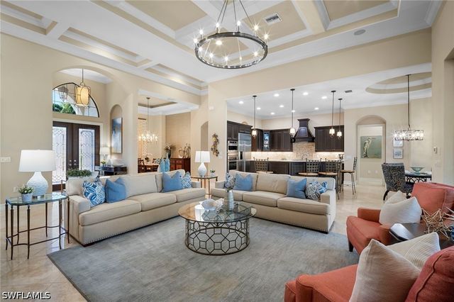 6482 Carema LN, Naples, FL 34113