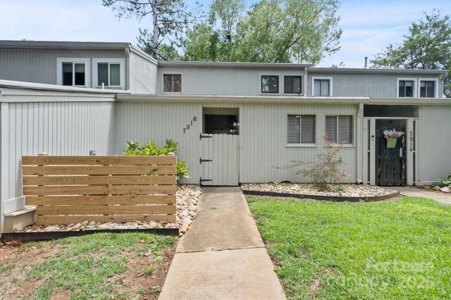 7916 Horse Chestnut Lane, Charlotte, NC 28277
