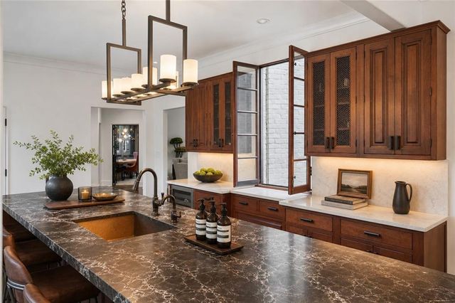 1598 W Sussex Road NW, Atlanta, GA 30306