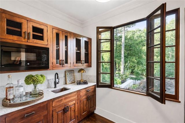 1598 W Sussex Road NW, Atlanta, GA 30306