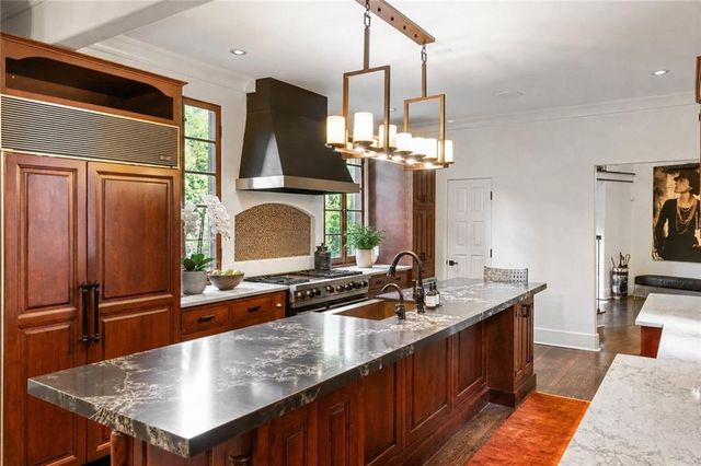 1598 W Sussex Road NW, Atlanta, GA 30306