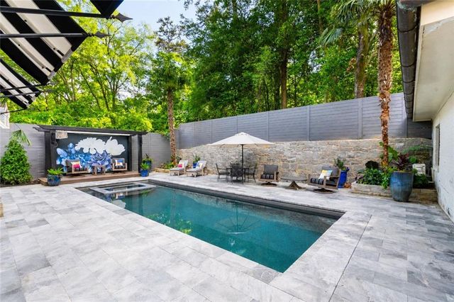 1598 W Sussex Road NW, Atlanta, GA 30306