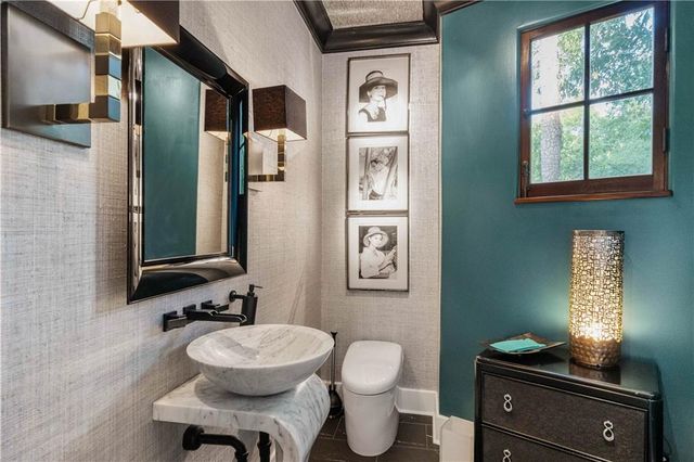 1598 W Sussex Road NW, Atlanta, GA 30306