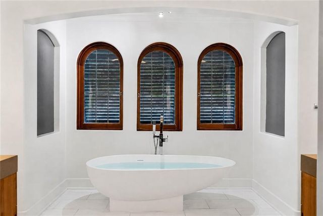1598 W Sussex Road NW, Atlanta, GA 30306