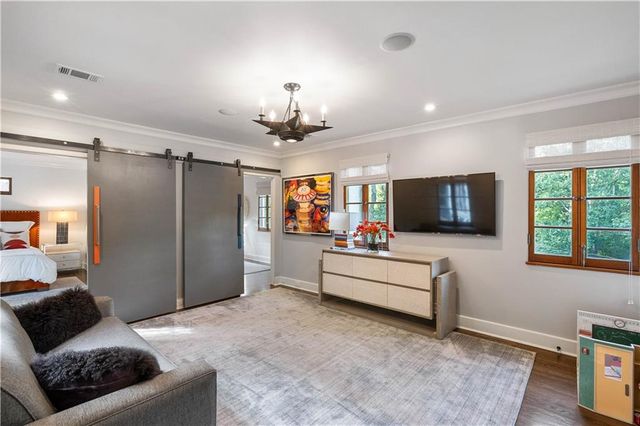 1598 W Sussex Road NW, Atlanta, GA 30306