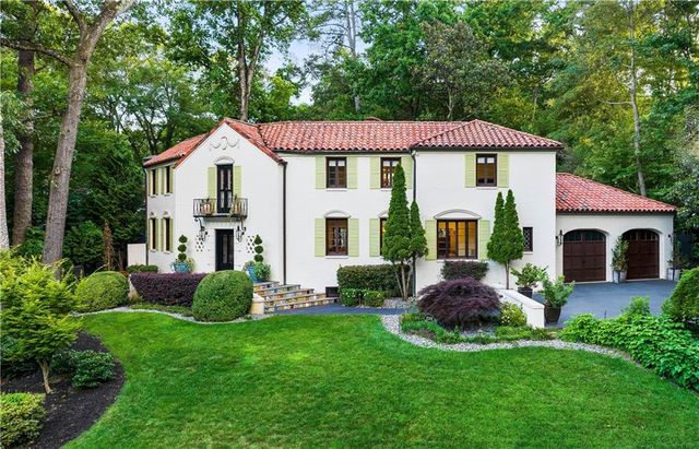 1598 W Sussex Road NW, Atlanta, GA 30306