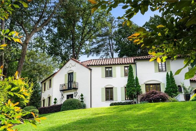 1598 W Sussex Road NW, Atlanta, GA 30306