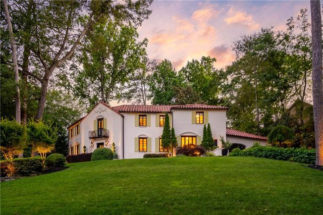 1598 W Sussex Road NW, Atlanta, GA 30306