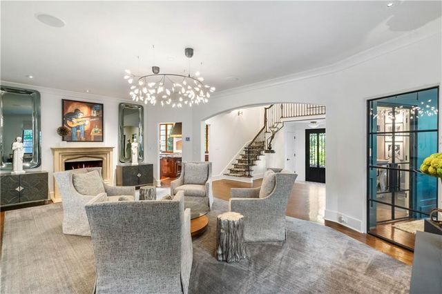 1598 W Sussex Road NW, Atlanta, GA 30306