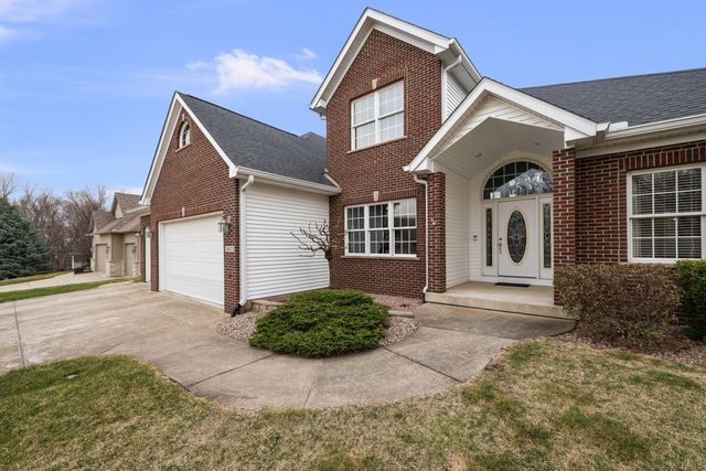 8903 Highland Drive, Rock Island, IL 61201