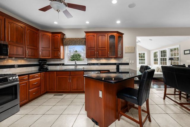 8903 Highland Drive, Rock Island, IL 61201