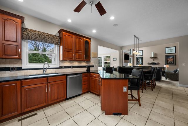 8903 Highland Drive, Rock Island, IL 61201