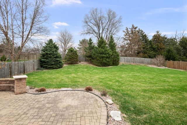 8903 Highland Drive, Rock Island, IL 61201