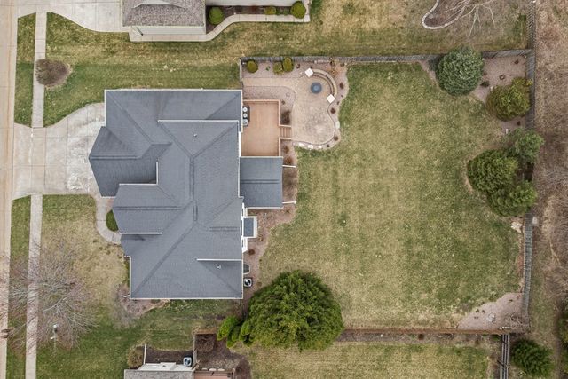 8903 Highland Drive, Rock Island, IL 61201