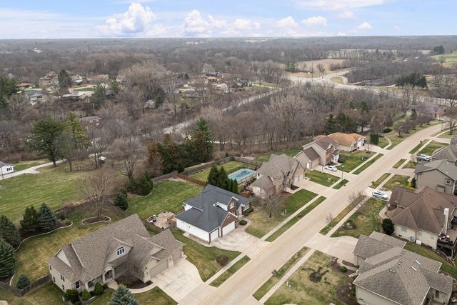 8903 Highland Drive, Rock Island, IL 61201