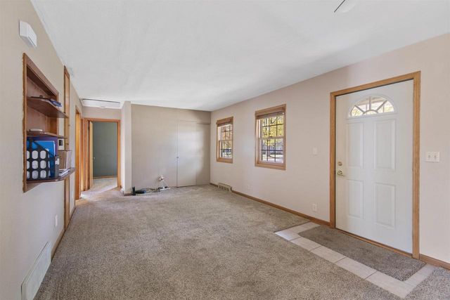 1406 MacArthur Drive, Janesville, WI 53548