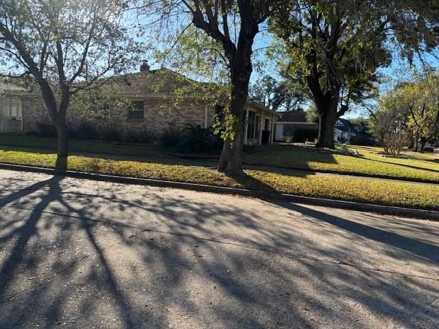 7003 Pyron Way, Houston, TX 77036