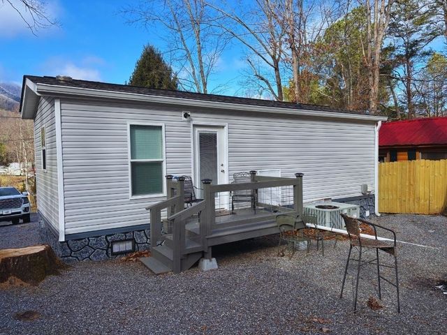 638 Ruby Lake Drive, Hiawassee, GA 30546