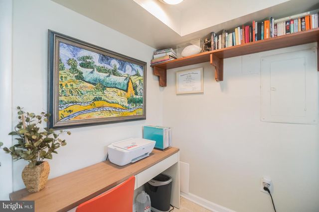 415 W BROAD ST, Falls Church, VA 22046
