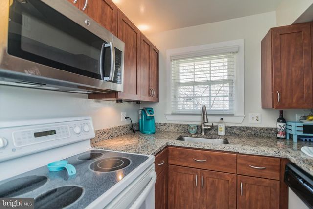 415 W BROAD ST, Falls Church, VA 22046