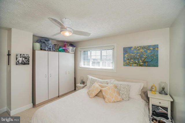 415 W BROAD ST, Falls Church, VA 22046