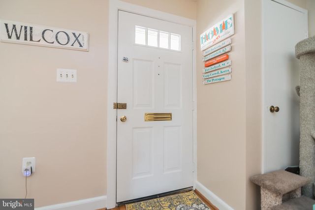 415 W BROAD ST, Falls Church, VA 22046