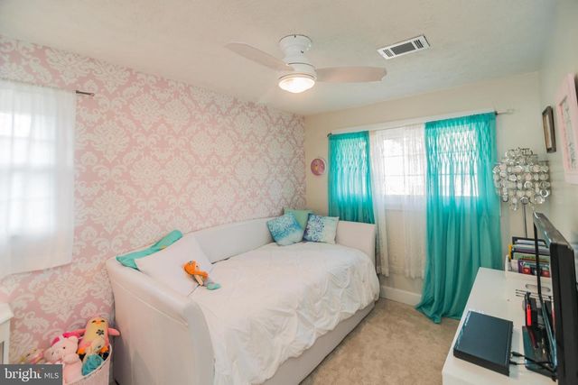 415 W BROAD ST, Falls Church, VA 22046