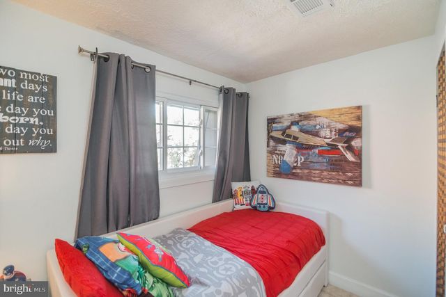 415 W BROAD ST, Falls Church, VA 22046
