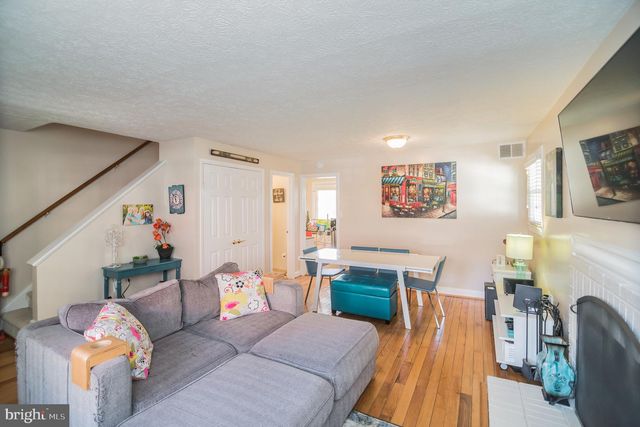415 W BROAD ST, Falls Church, VA 22046