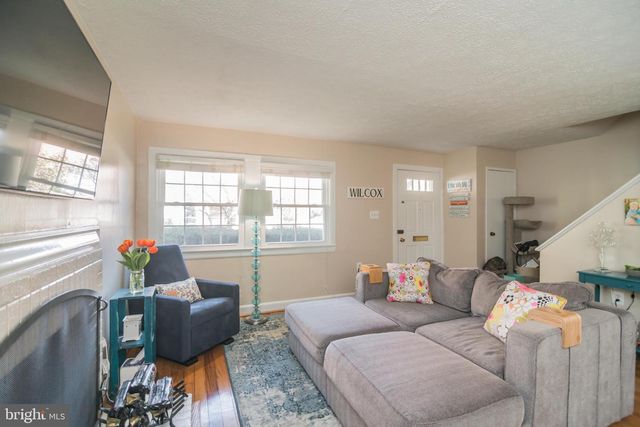 415 W BROAD ST, Falls Church, VA 22046