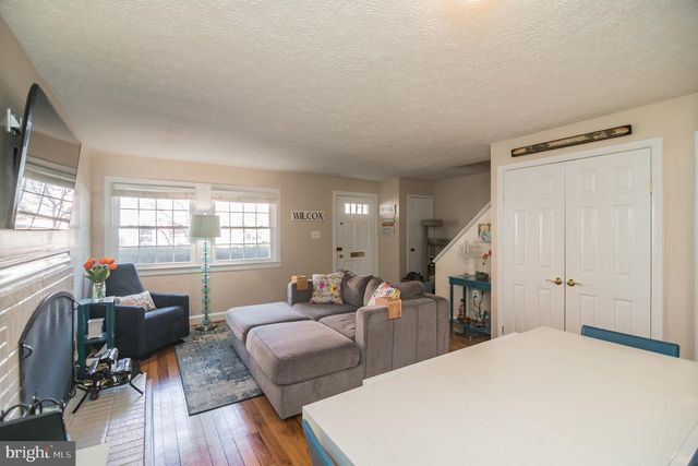 415 W BROAD ST, Falls Church, VA 22046