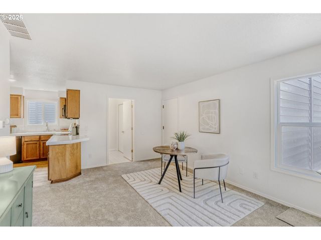 132 KINGSGATE Rd, Lake Oswego, OR 97035