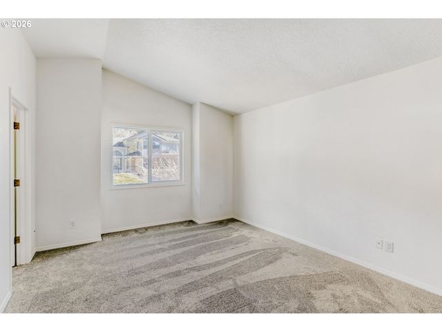 132 KINGSGATE Rd, Lake Oswego, OR 97035