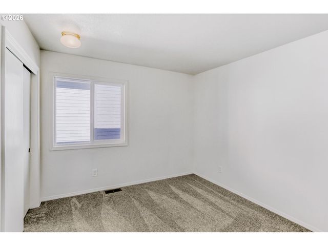 132 KINGSGATE Rd, Lake Oswego, OR 97035