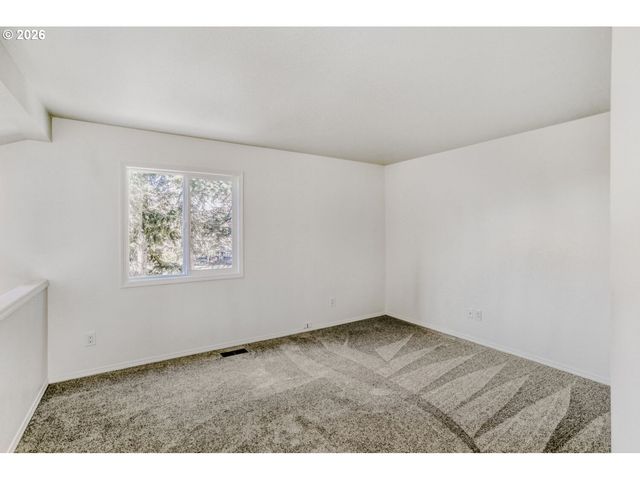 132 KINGSGATE Rd, Lake Oswego, OR 97035