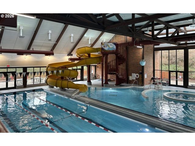 132 KINGSGATE Rd, Lake Oswego, OR 97035