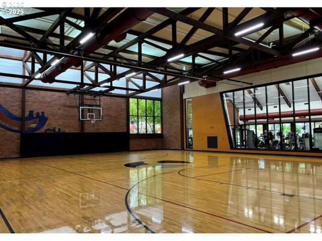 132 KINGSGATE Rd, Lake Oswego, OR 97035