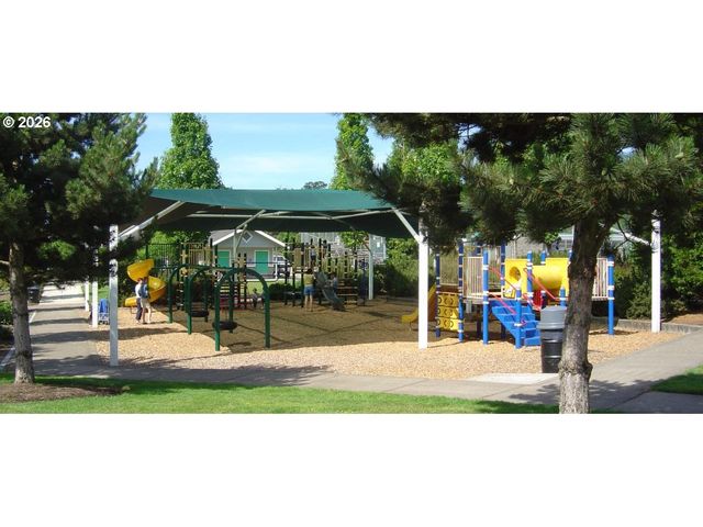 132 KINGSGATE Rd, Lake Oswego, OR 97035